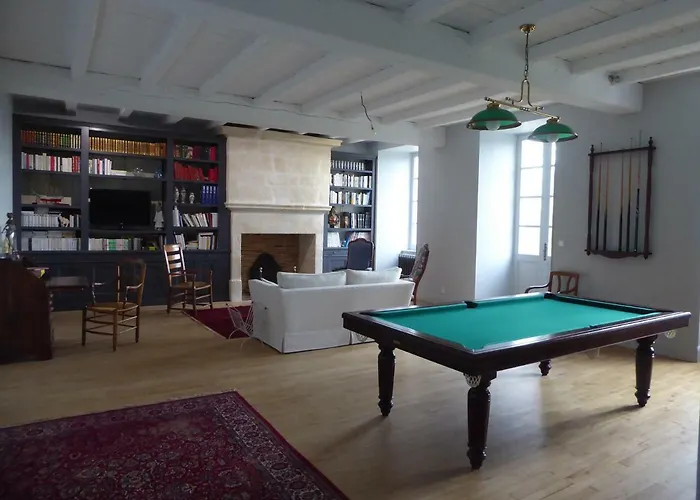 Chateau D'annezay Bed and breakfast 3*